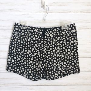 The Limited Black & Cream DREW FIT shorts, size 4